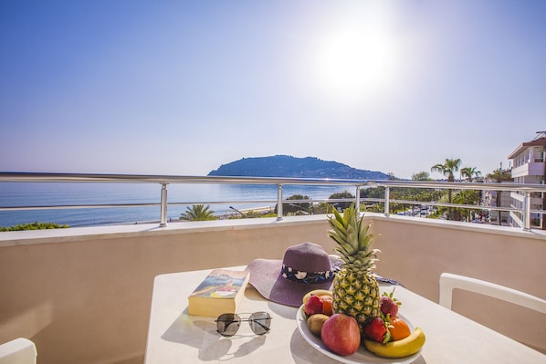 套房 | 迷你吧、办公桌、遮光窗帘、隔音