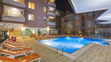Outdoor pool, pool loungers
