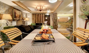 Free daily continental breakfast  - Treebo Trend Lakeside Inn (Nainital)