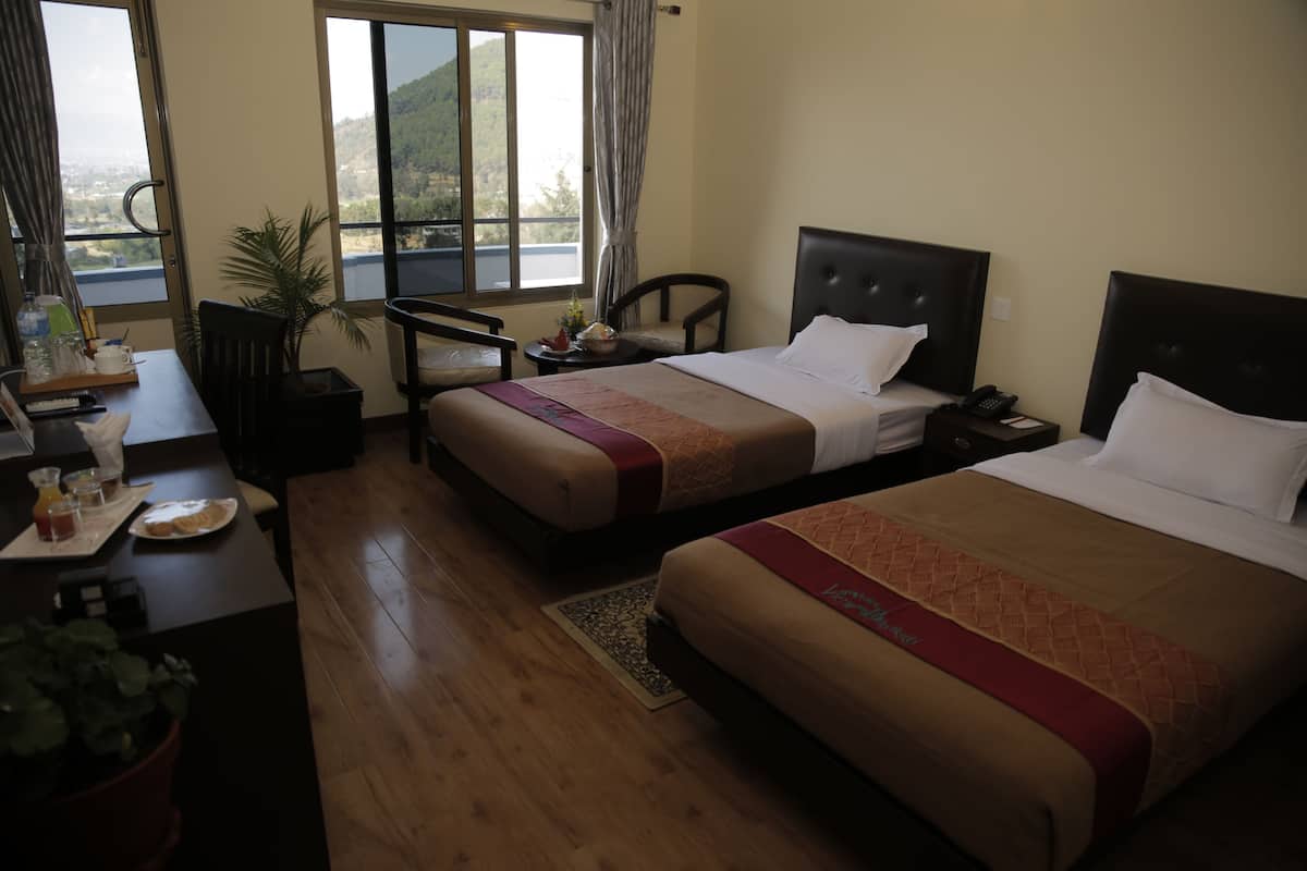 Standard Room | Peralatan tempat tidur premium, meja, seterika/papan seterika