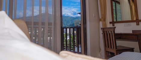 Deluxe Double Room | 1 bilik tidur, peralatan tempat tidur premium, gebar bulu kapas