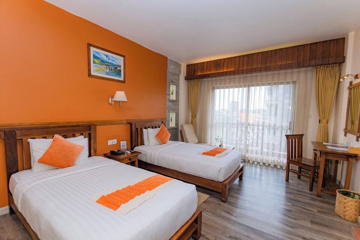 Premium bedding, down comforters, in-room safe, desk