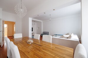 Apartamento luxo, 2 quartos, sacada (The Desert) | Área de estar