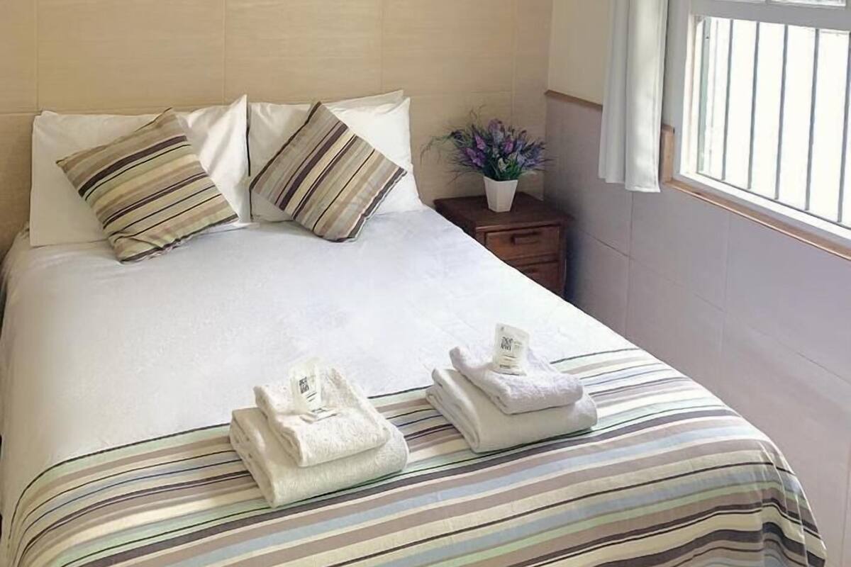 Economy Double Room | Blackout curtains, free WiFi
