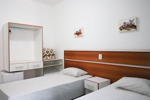 Quarto duplo | Frigobar, escrivaninha, Wi-Fi de cortesia