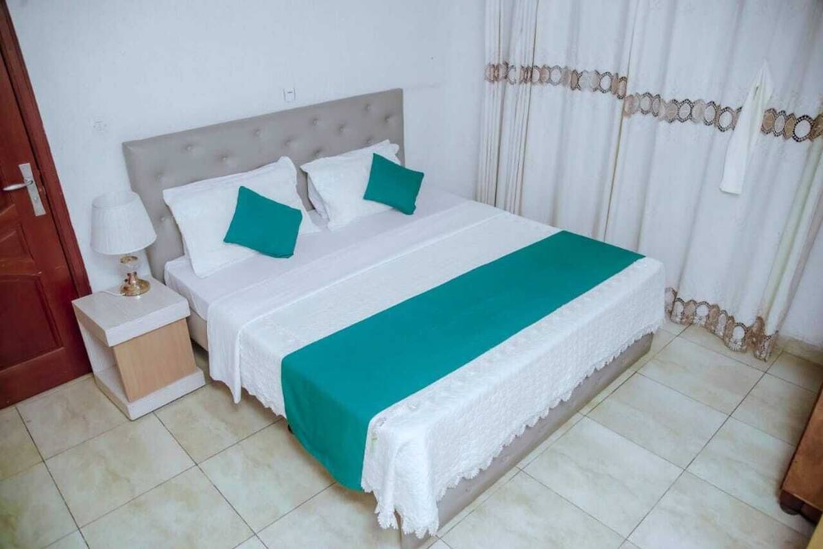 Habitación estándar doble | Ropa de cama hipoalergénica, colchones Select Comfort, minibar