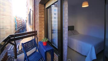 3 bedrooms, iron/ironing board, cribs/infant beds, free WiFi