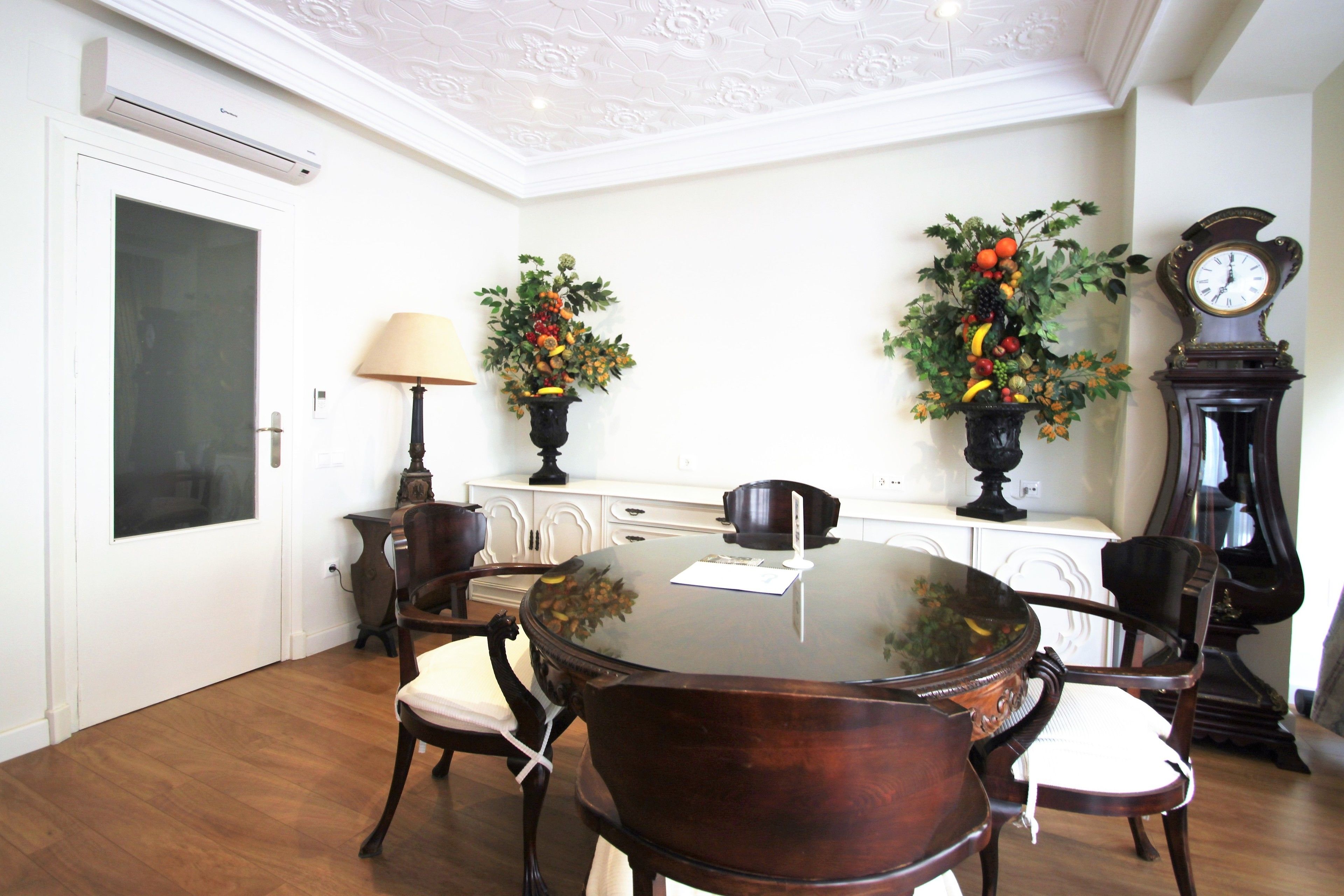 apartment, 3 bedrooms | living room | flat-screen tv