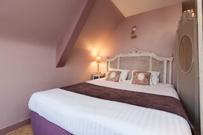 Studio (Le Grenier) | 1 chambre, literie de qualité supérieure, décoration personnalisée