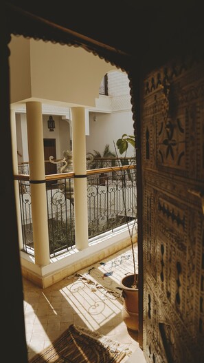 Classic Double Room | Iron/ironing board, free WiFi