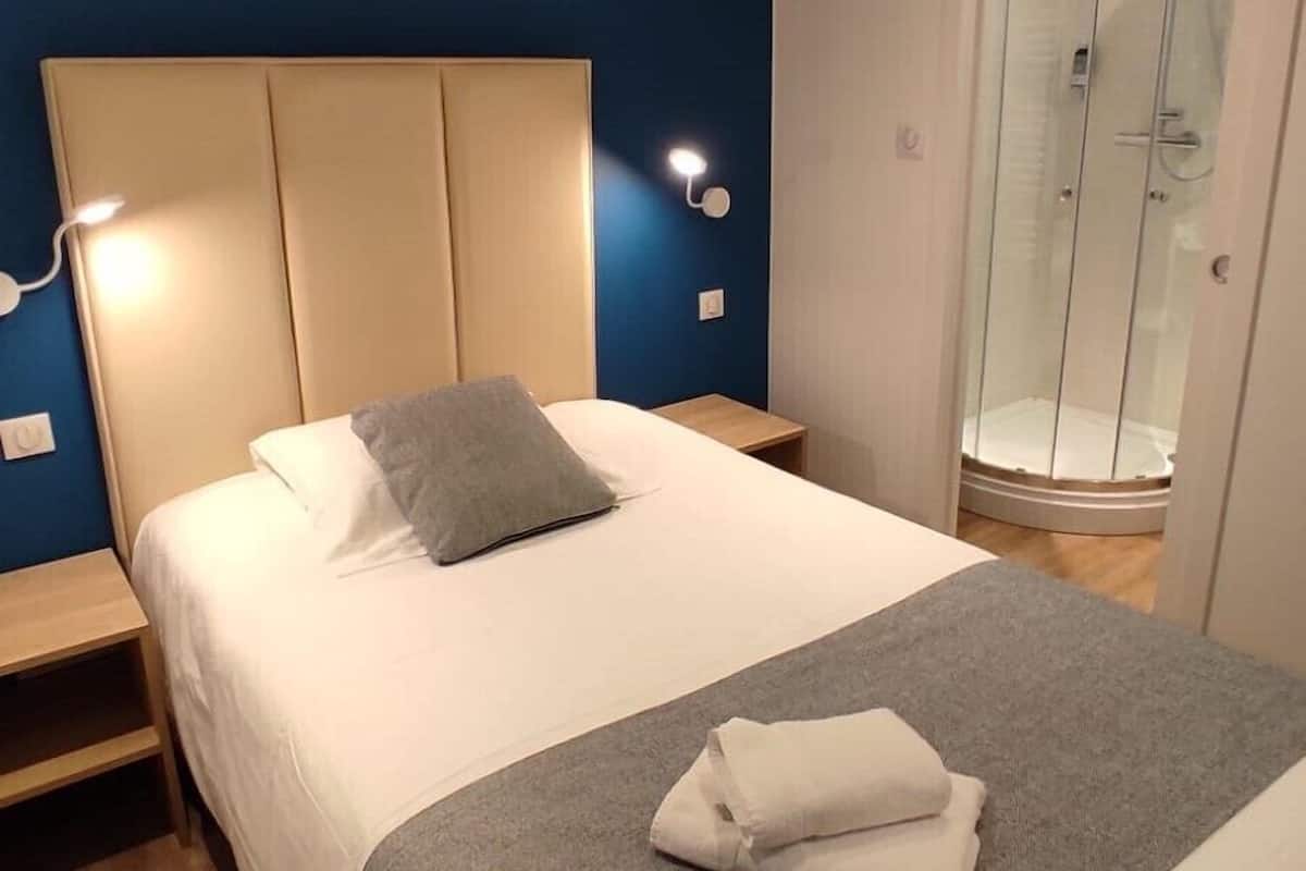 in-room safe, desk, soundproofing, iron/ironing board