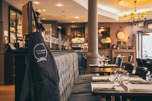 Lunch and dinner served, French cuisine