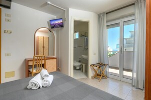 In-room safe, desk, iron/ironing board, free WiFi