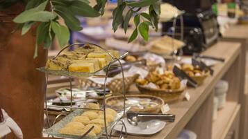 Free daily full breakfast