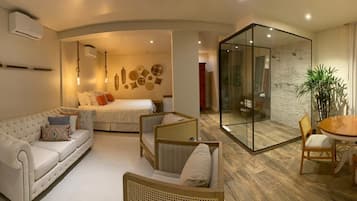 Minibar, escritorio, wifi gratis y ropa de cama