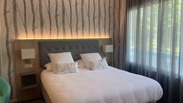 Bureau, rideaux occultants, chambres insonorisées, Wi-Fi gratuit