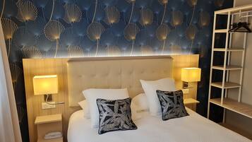 Bureau, rideaux occultants, chambres insonorisées, Wi-Fi gratuit