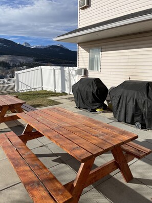 BBQ/picnic area - BCMInns Coleman (Coleman)