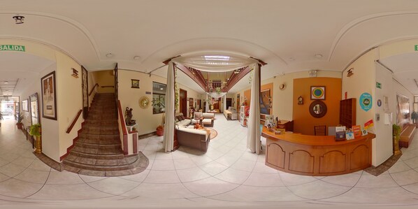 Reception - 4 Mundos (Cuenca)