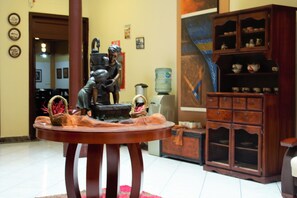 Lobby - 4 Mundos (Cuenca)