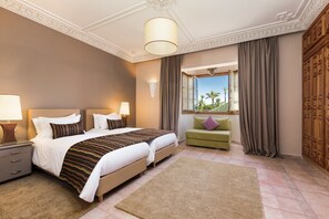 Egyptian cotton sheets, premium bedding, pillow-top beds, in-room safe - Domaine Abiad (Marrakech)