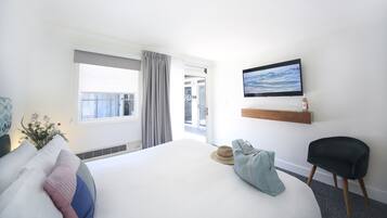 Classic Room, 1 Queen Bed | Blackout curtains, iron/ironing board, free WiFi, bed sheets