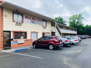 Front of property - evening/night - Economy Motel (Absecon)