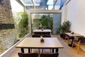 Free breakfast  - Station 100m B&B (Hualien City)