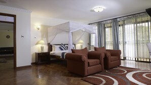 Junior Suite | In-room safe, desk, soundproofing, iron/ironing board (on request) - The Cottage Guest House - Gigiri (Nairobi)