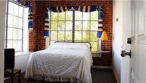 Ferros/tábuas de passar roupa, Wi-Fi de cortesia, roupa de cama