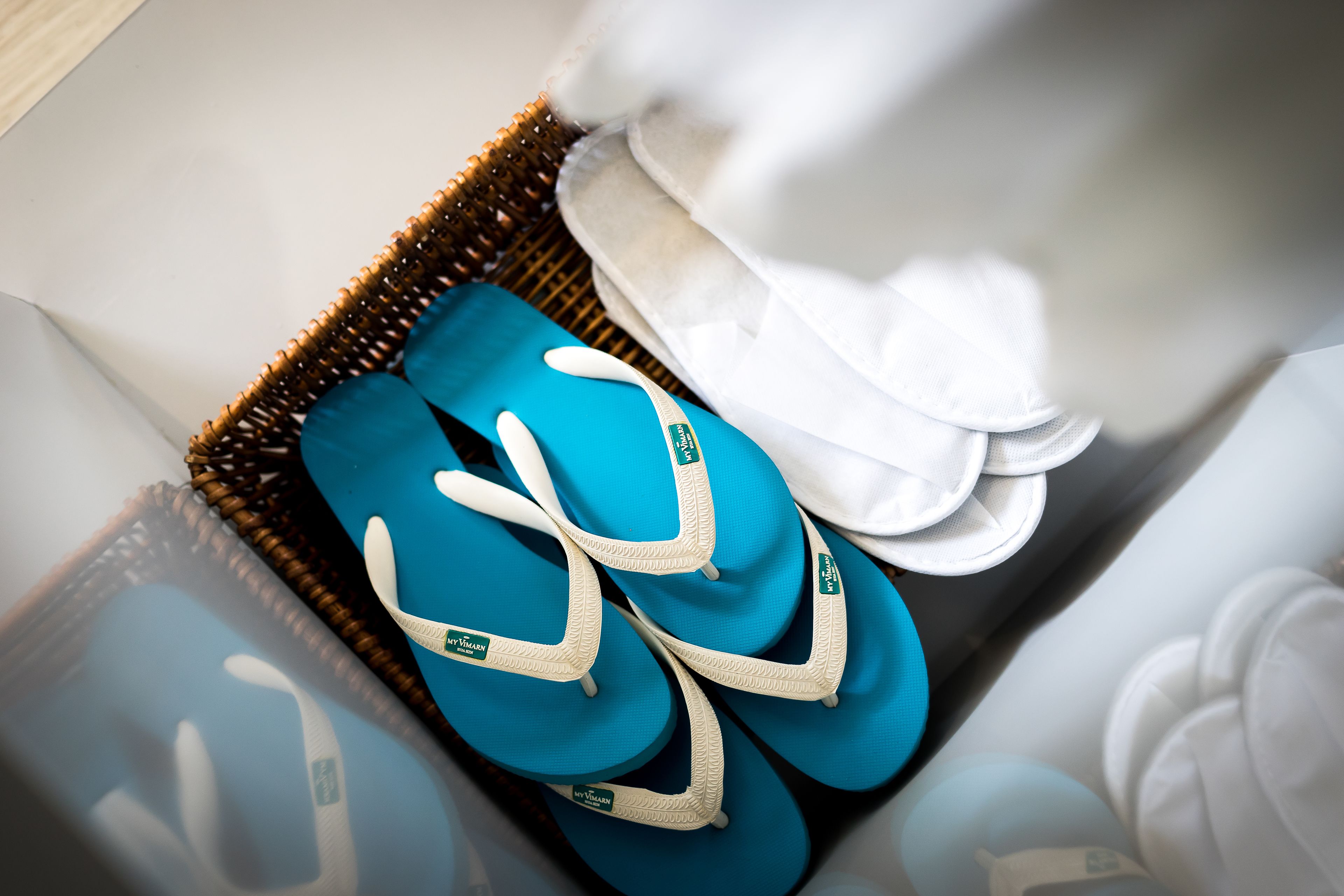 deluxe double room | 1 bedroom, in-room safe, desk, blackout curtains