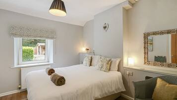 Cottage, 2 Bedrooms | 2 bedrooms, free WiFi, bed sheets