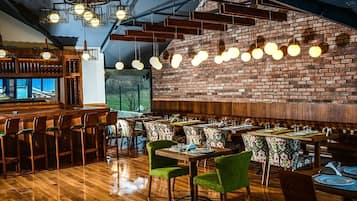 Breakfast, lunch, dinner served; Turkish cuisine