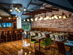 Breakfast, lunch and dinner served - Koliva Otel (Artvin)