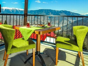 Apartment, 1 Bedroom, Mountain View | Balcony