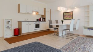 Apartment, 2 Bedrooms (Top 2) | 2 bedrooms, premium bedding, in-room safe, iron/ironing board - Vienna Apartments Karlsplatz (Vienna)