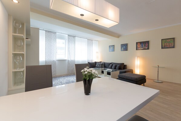 Apartment, 2 Bedrooms (Top 2) | 2 bedrooms, premium bedding, in-room safe, iron/ironing board