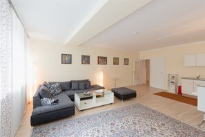 Apartment, 2 Bedrooms (Top 2) | 2 bedrooms, premium bedding, in-room safe, iron/ironing board