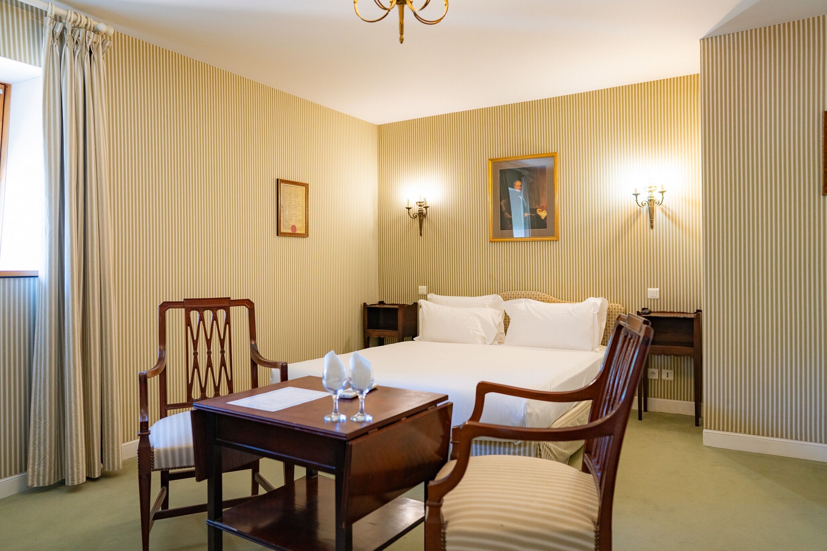 superior double room | minibar, in-room safe, individually decorated, individually furnished