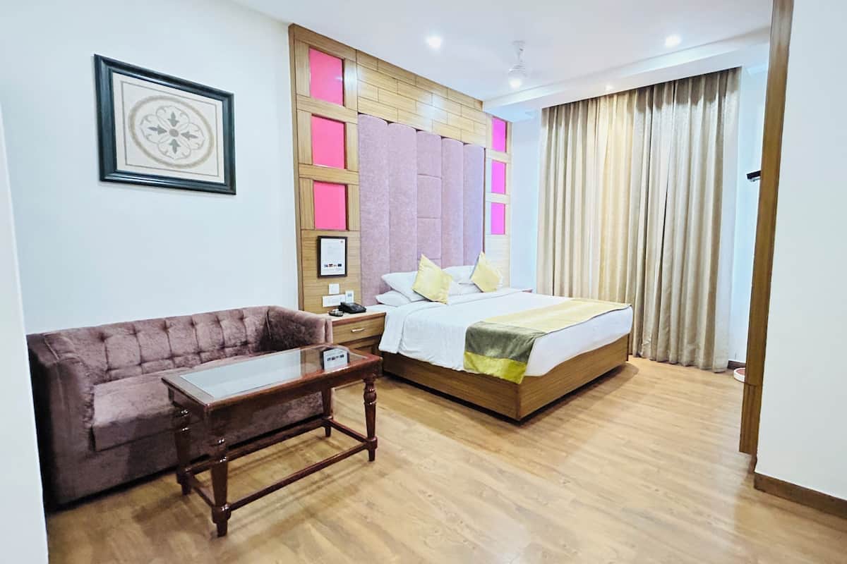 Standard Room, 1 Double Bed, Non Smoking (40 inch TV)