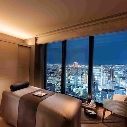 Couples treatment rooms, body treatments, body scrubs, facials