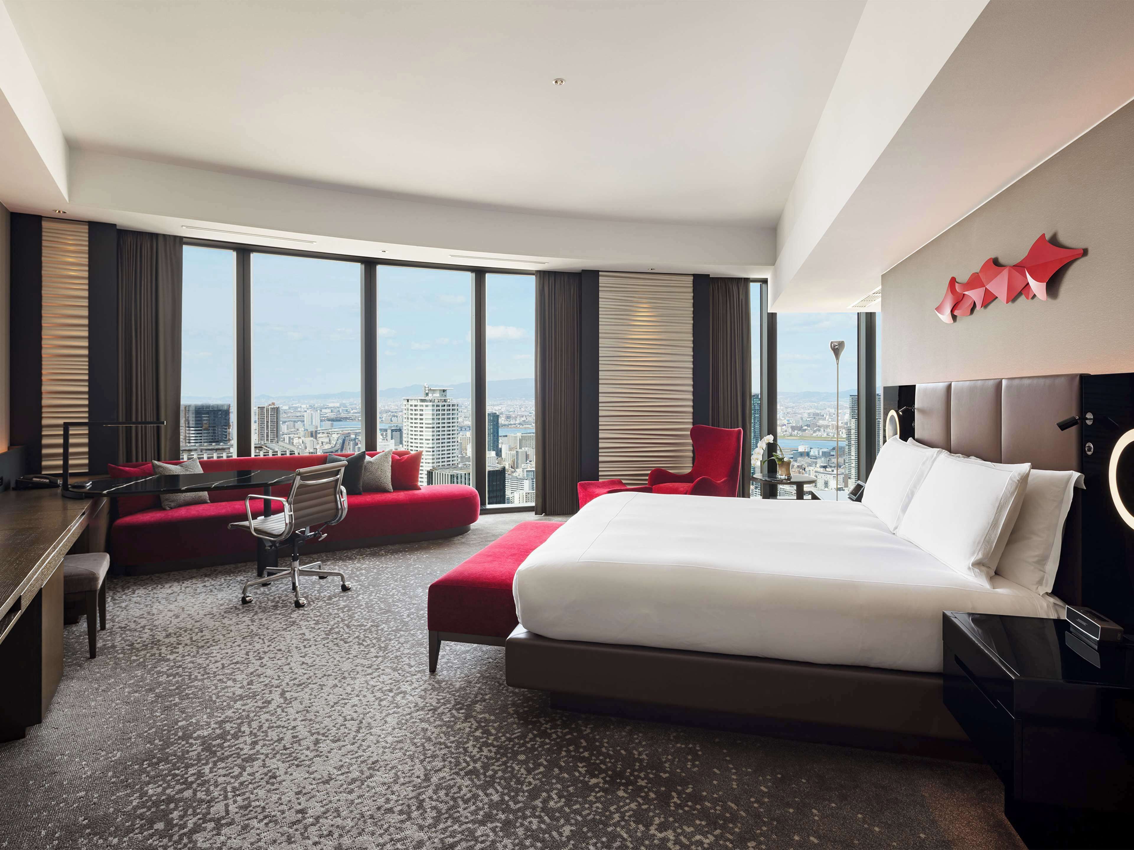 junior suite, corner | 1 bedroom, premium bedding, minibar, in-room safe