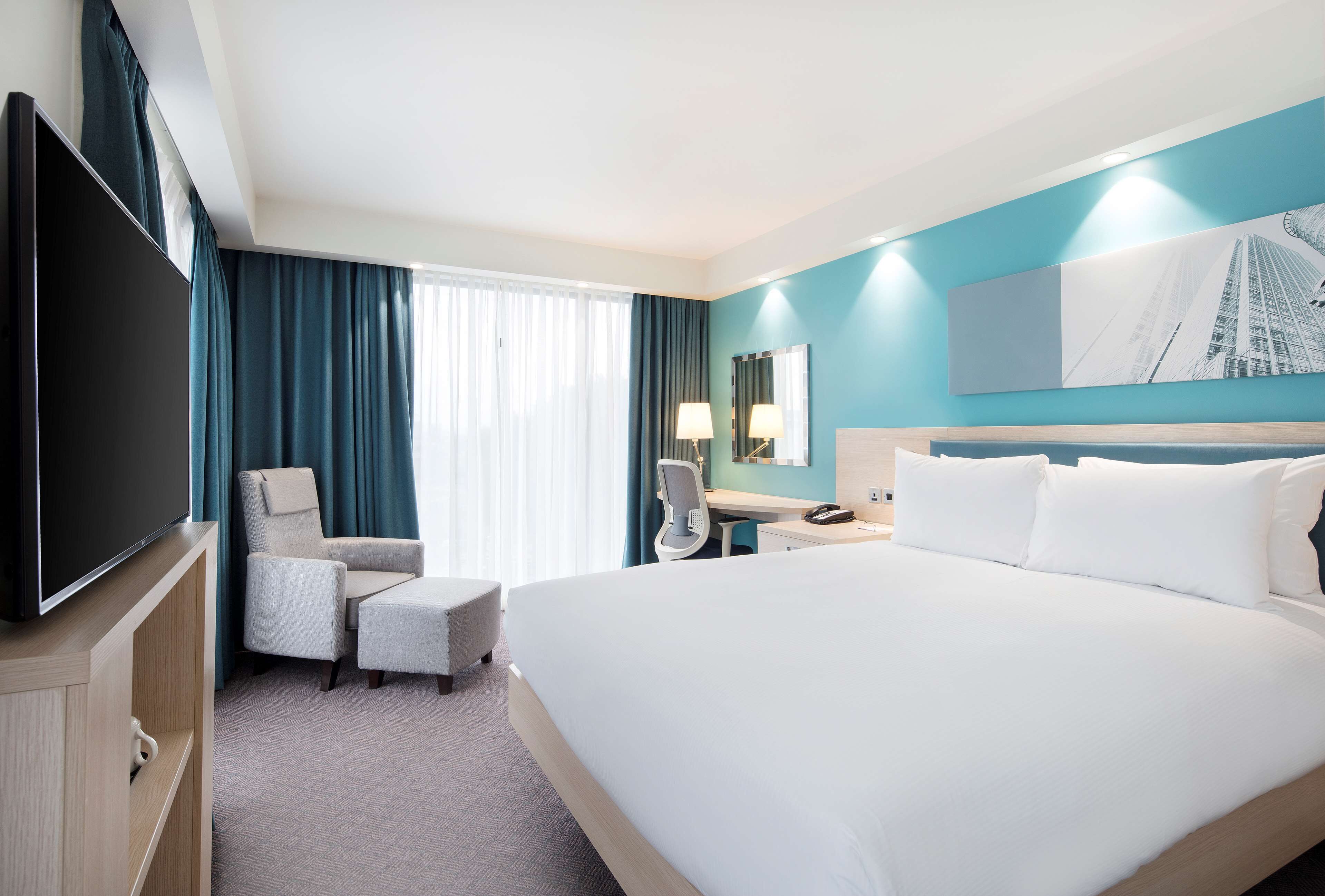 in-room safe, desk, laptop workspace, blackout curtains