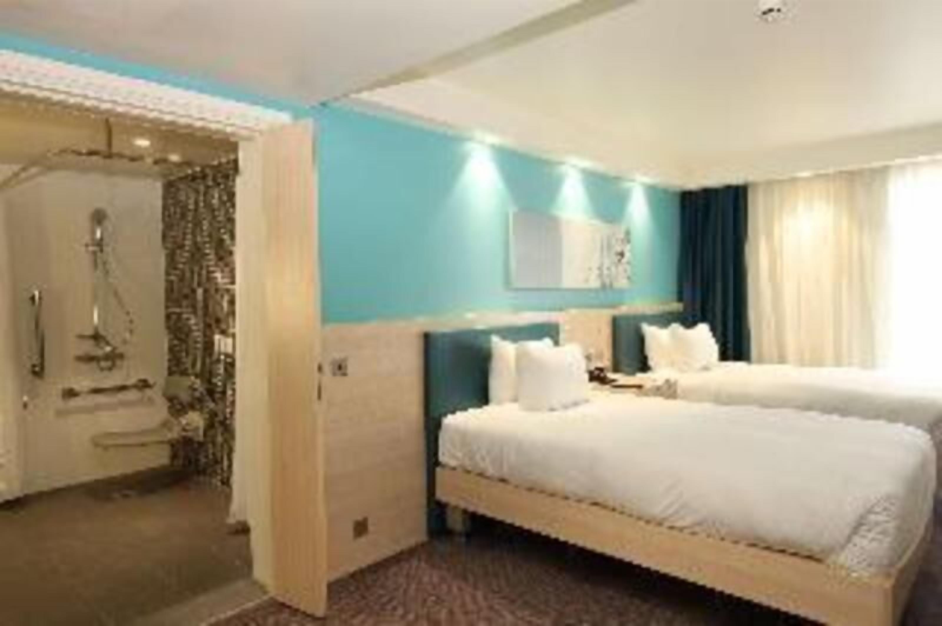 In-room safe, desk, laptop workspace, blackout curtains