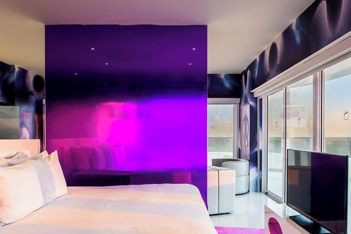 Hypo-allergenic bedding, minibar, in-room safe, individually decorated