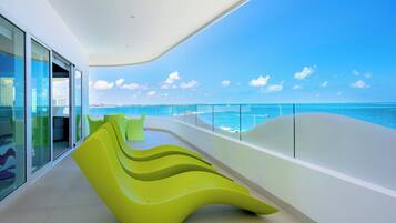 Temptation Oceanfront Penthouse | Vista do quarto