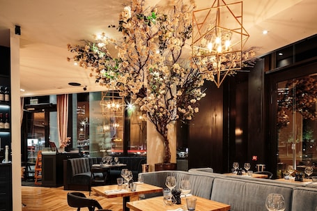 Breakfast, dinner and brunch served. CitySuites Aparthotel