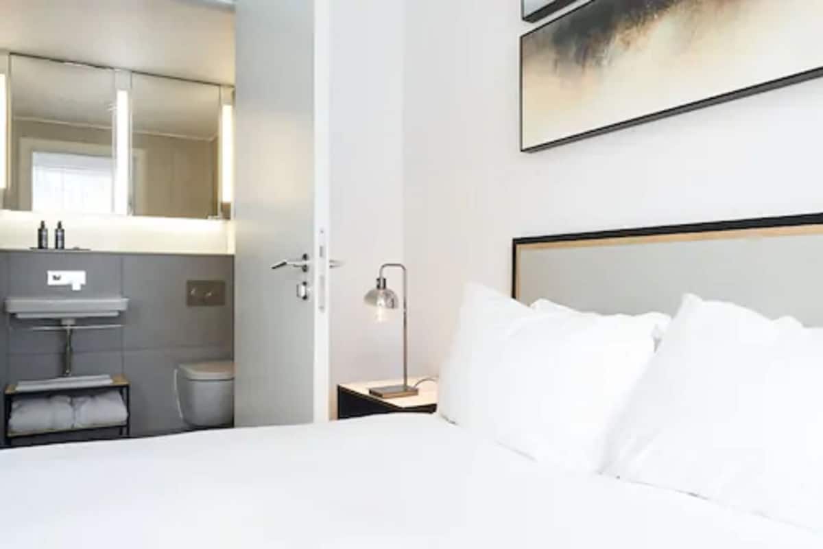 Apartment, 1 Bedroom | 1 bedroom, premium bedding, in-room safe, desk