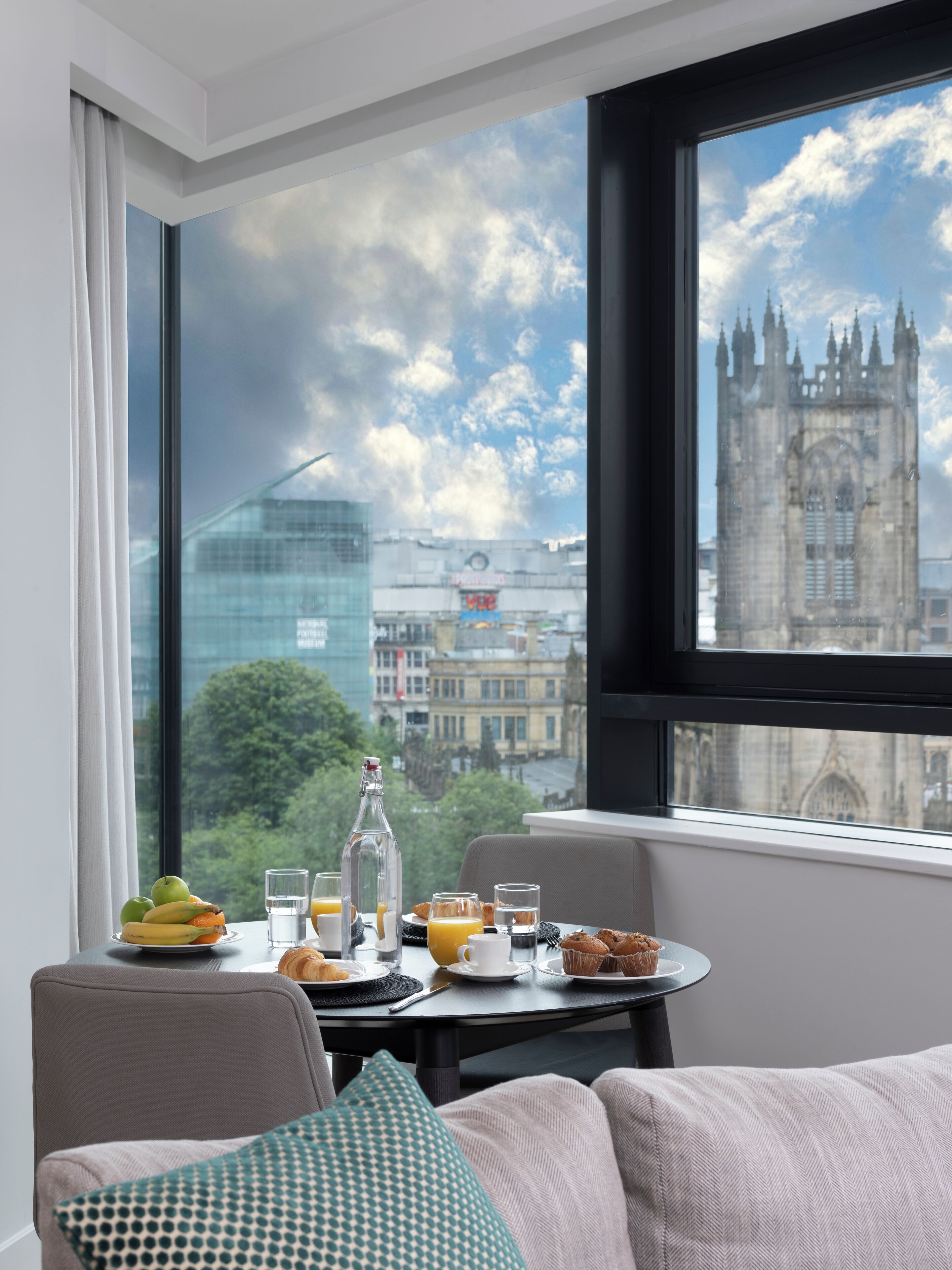 Premium bedding, in-room safe, desk, laptop workspace