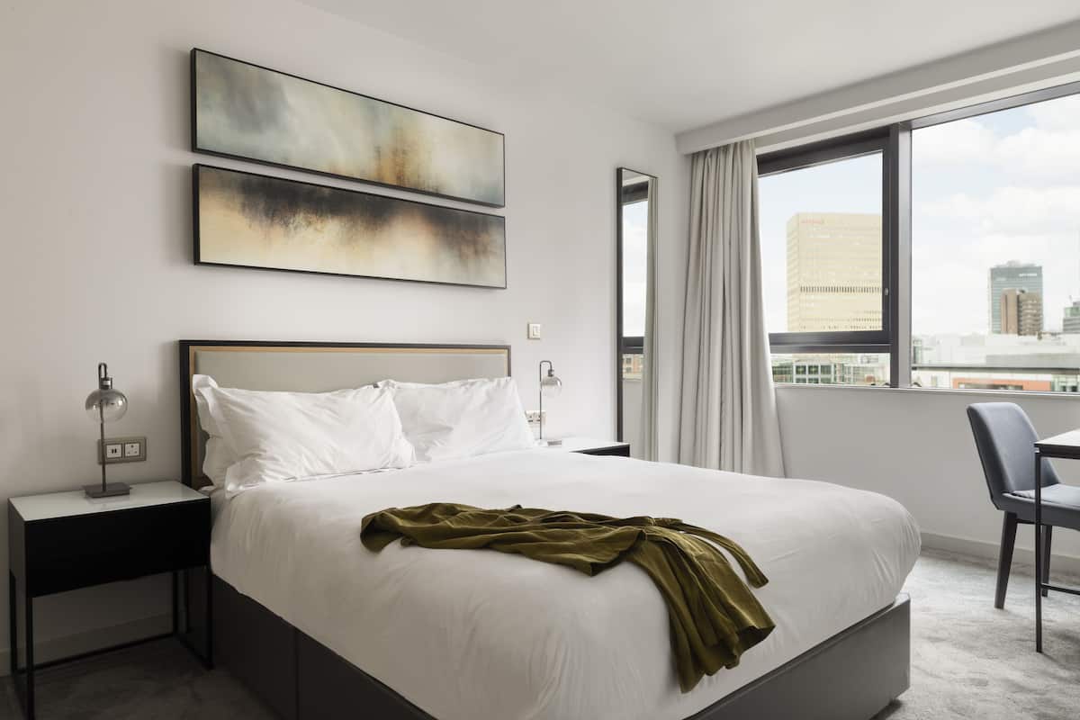 1 bedroom, premium bedding, in-room safe, desk